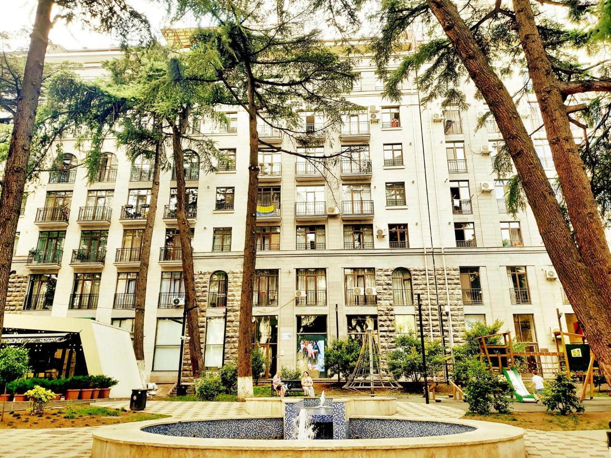 Cozy Apartment In The City Center Mtatsminda Tiflis Exterior foto