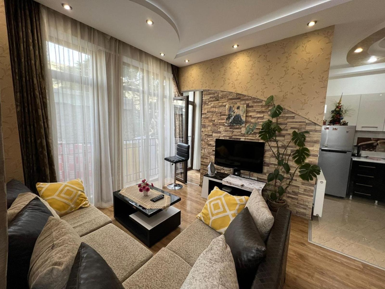 Cozy Apartment In The City Center Mtatsminda Tiflis Exterior foto