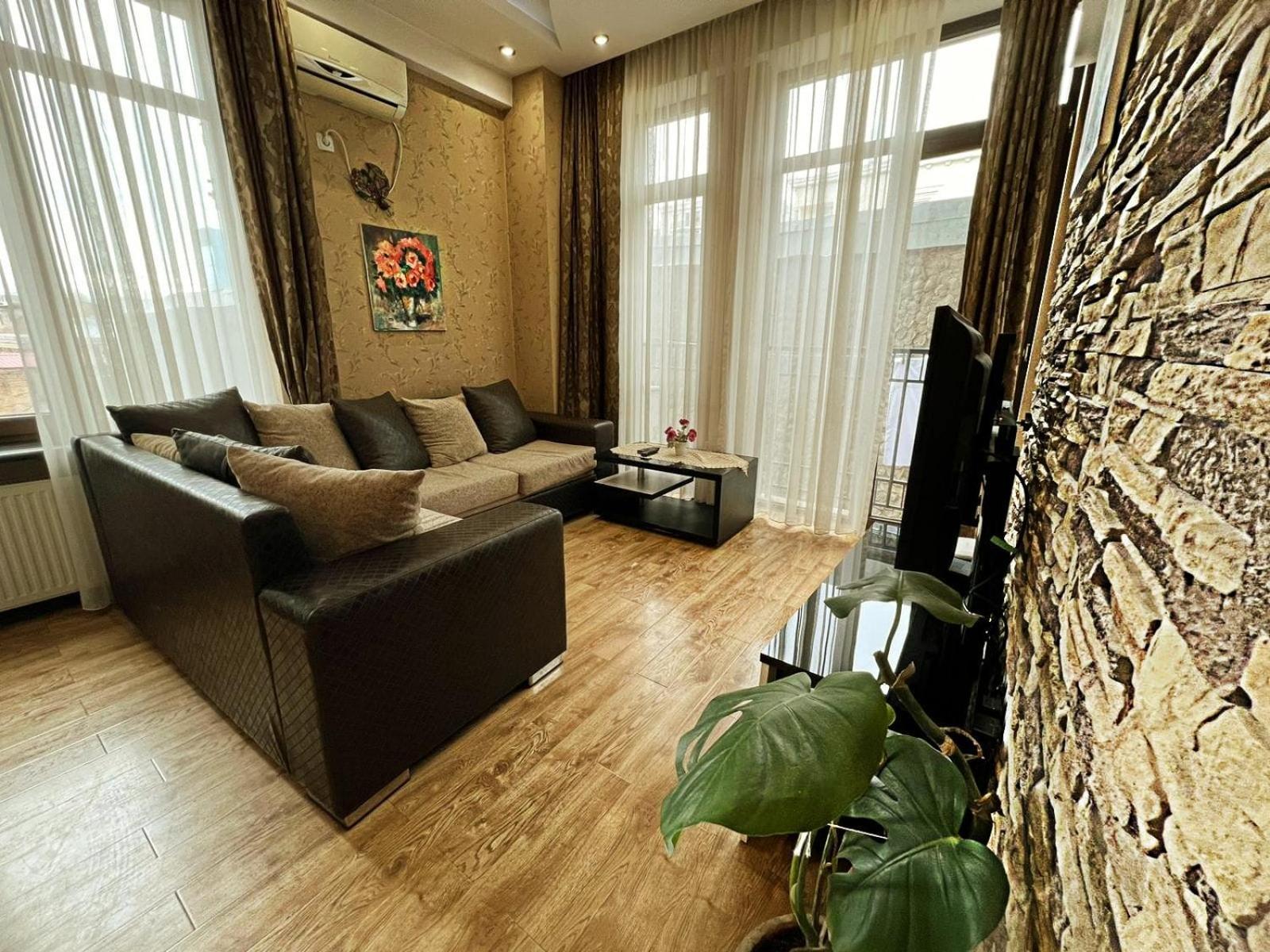Cozy Apartment In The City Center Mtatsminda Tiflis Exterior foto