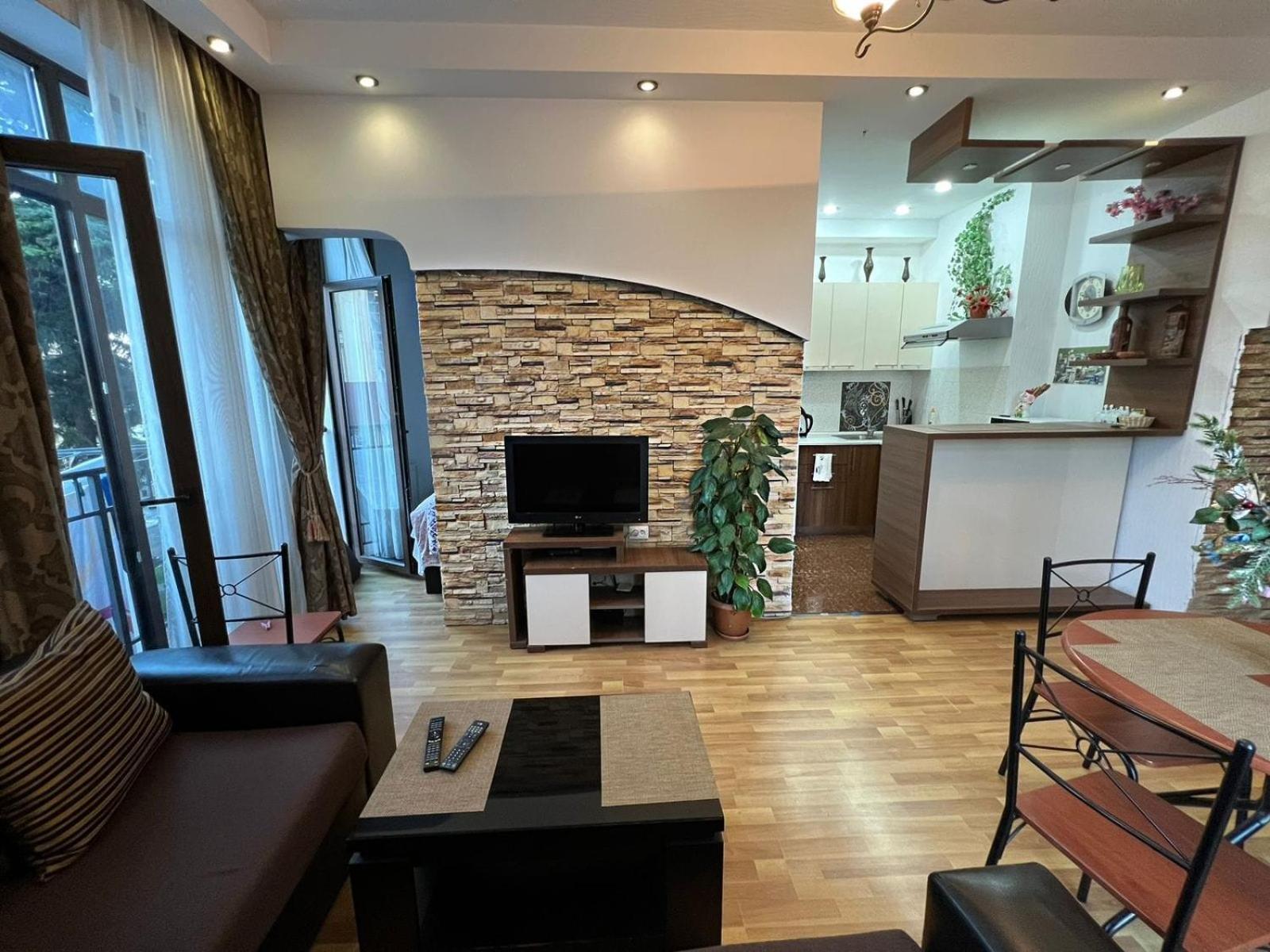 Cozy Apartment In The City Center Mtatsminda Tiflis Exterior foto