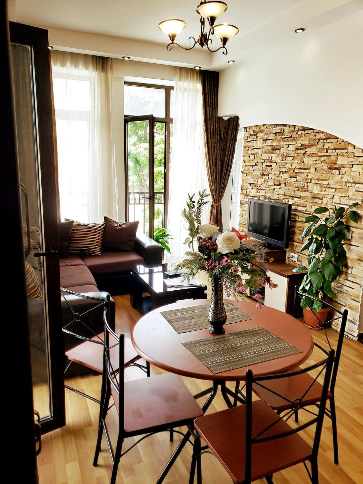 Cozy Apartment In The City Center Mtatsminda Tiflis Exterior foto