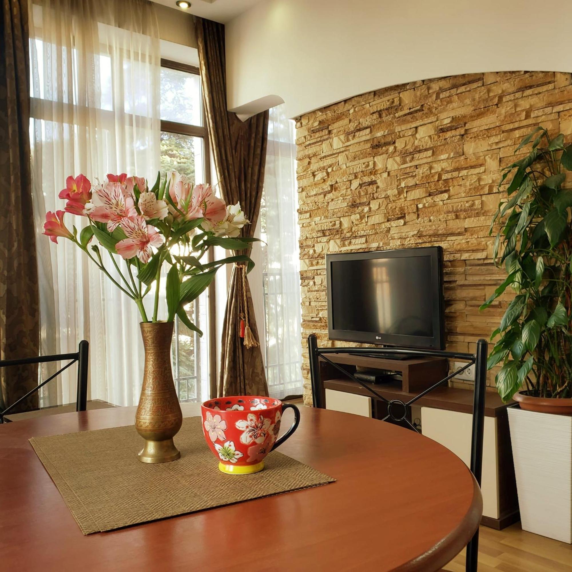 Cozy Apartment In The City Center Mtatsminda Tiflis Exterior foto