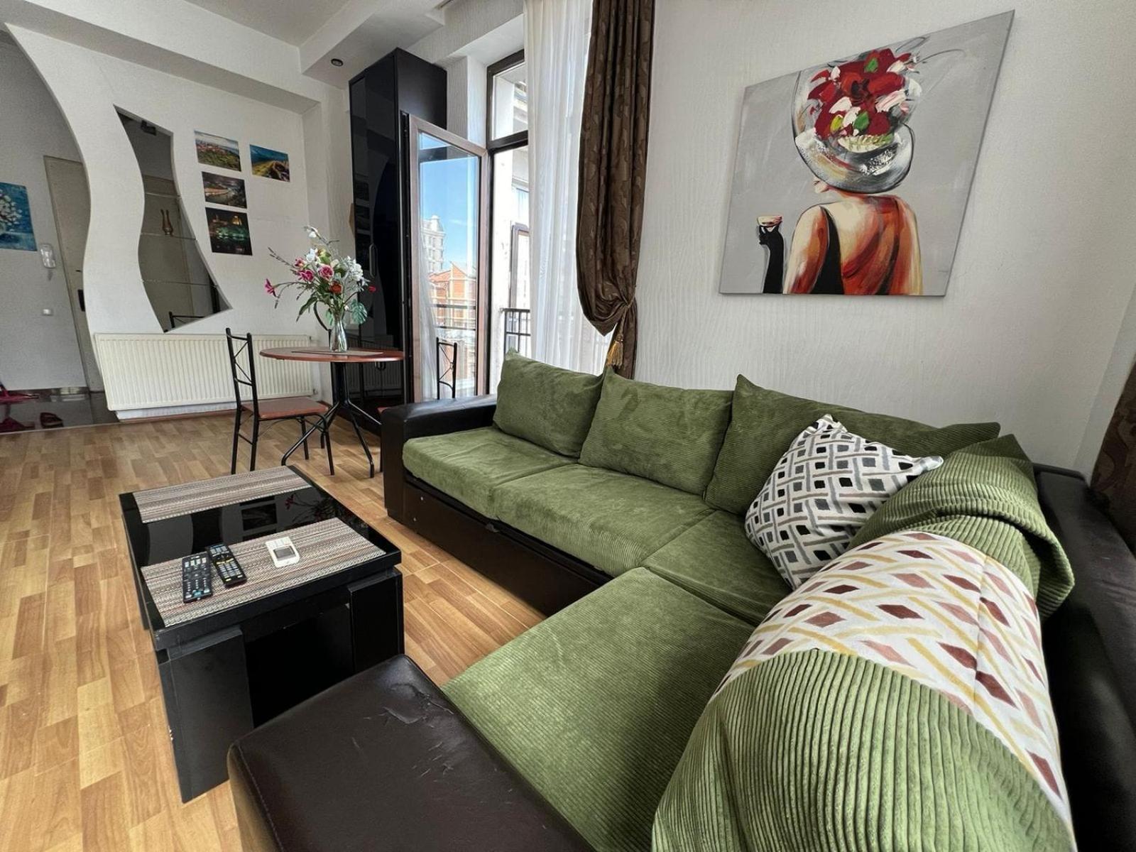 Cozy Apartment In The City Center Mtatsminda Tiflis Exterior foto