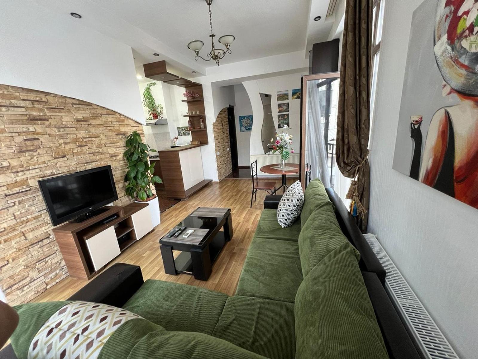 Cozy Apartment In The City Center Mtatsminda Tiflis Exterior foto