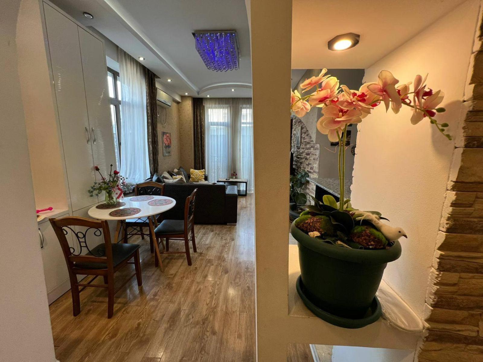Cozy Apartment In The City Center Mtatsminda Tiflis Exterior foto