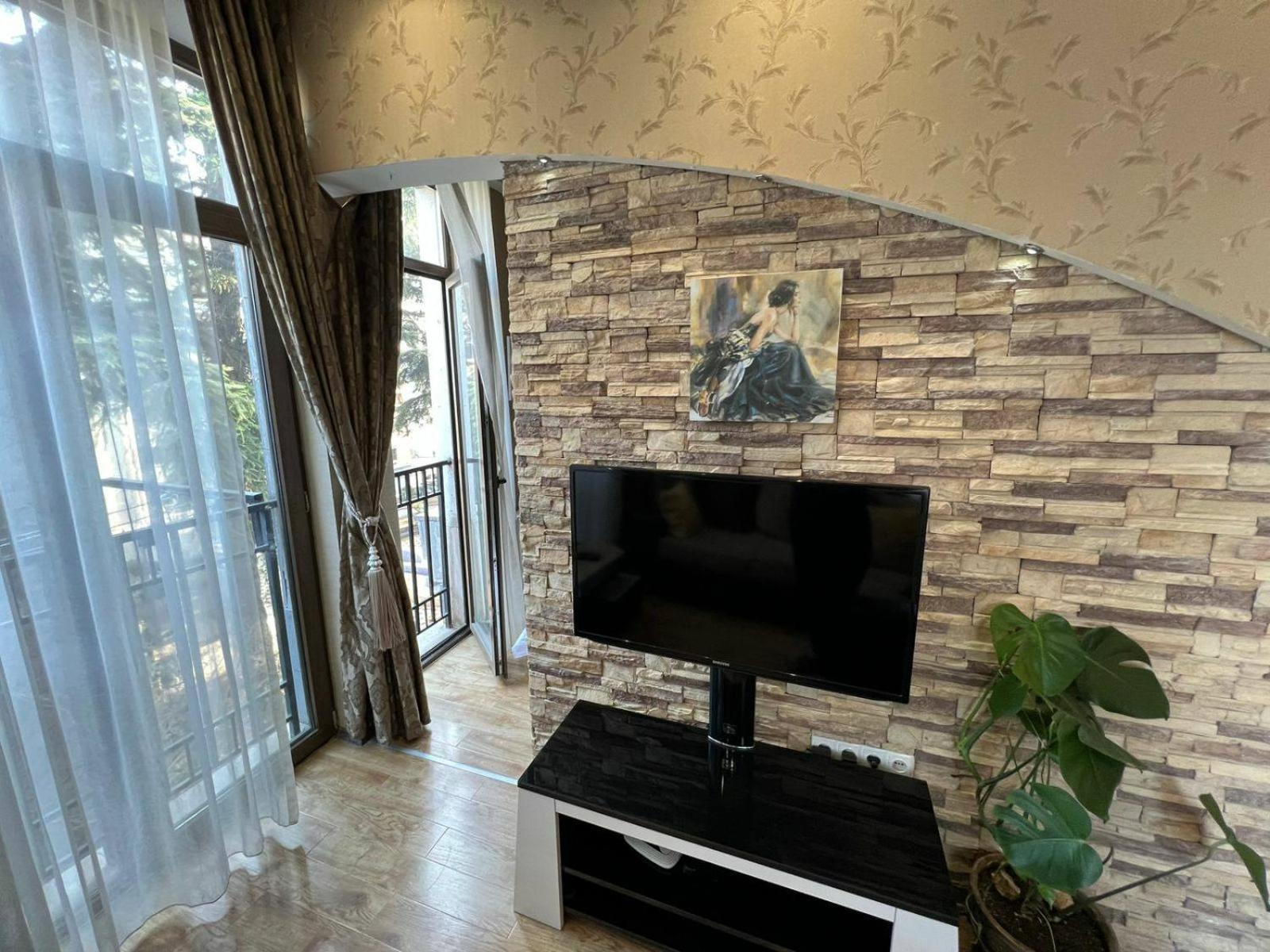 Cozy Apartment In The City Center Mtatsminda Tiflis Exterior foto