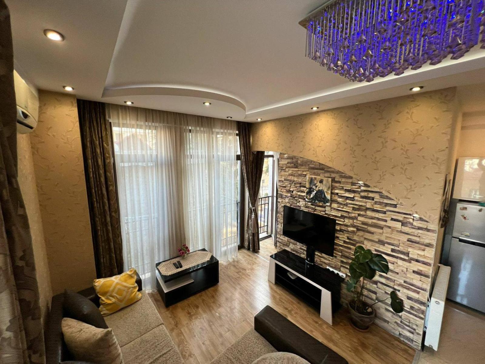 Cozy Apartment In The City Center Mtatsminda Tiflis Exterior foto