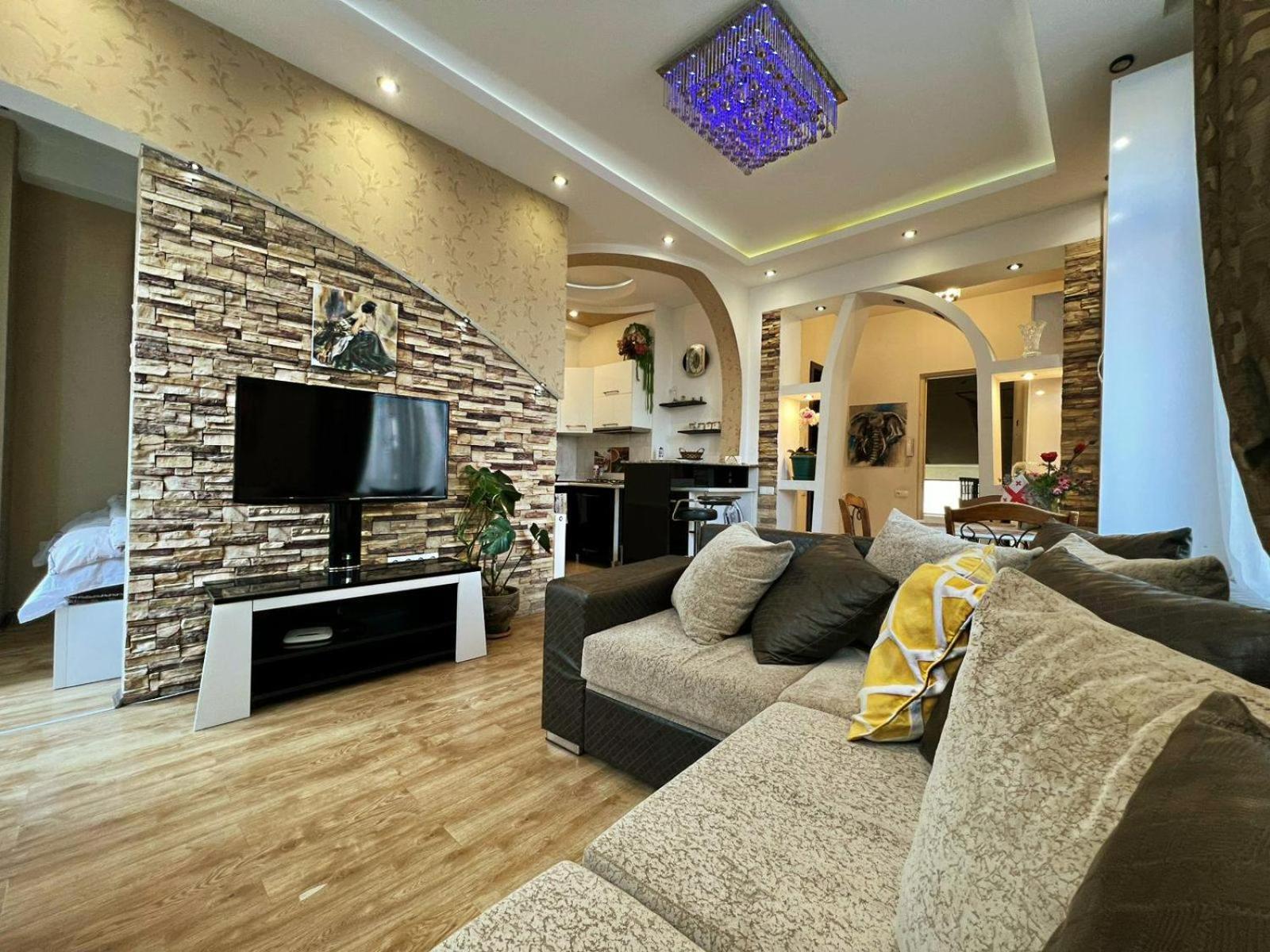 Cozy Apartment In The City Center Mtatsminda Tiflis Exterior foto