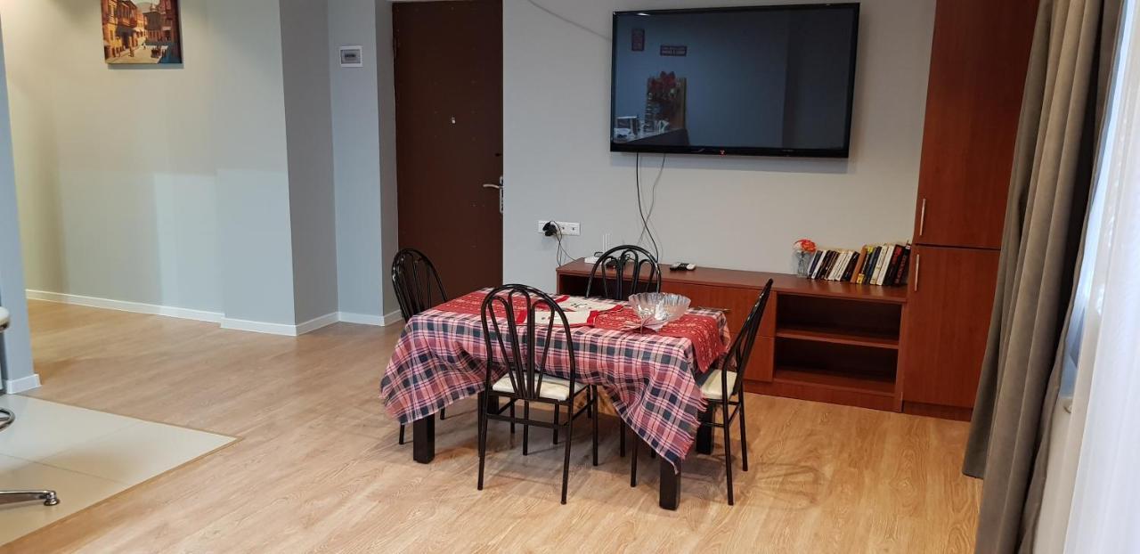 Cozy Apartment In The City Center Mtatsminda Tiflis Exterior foto